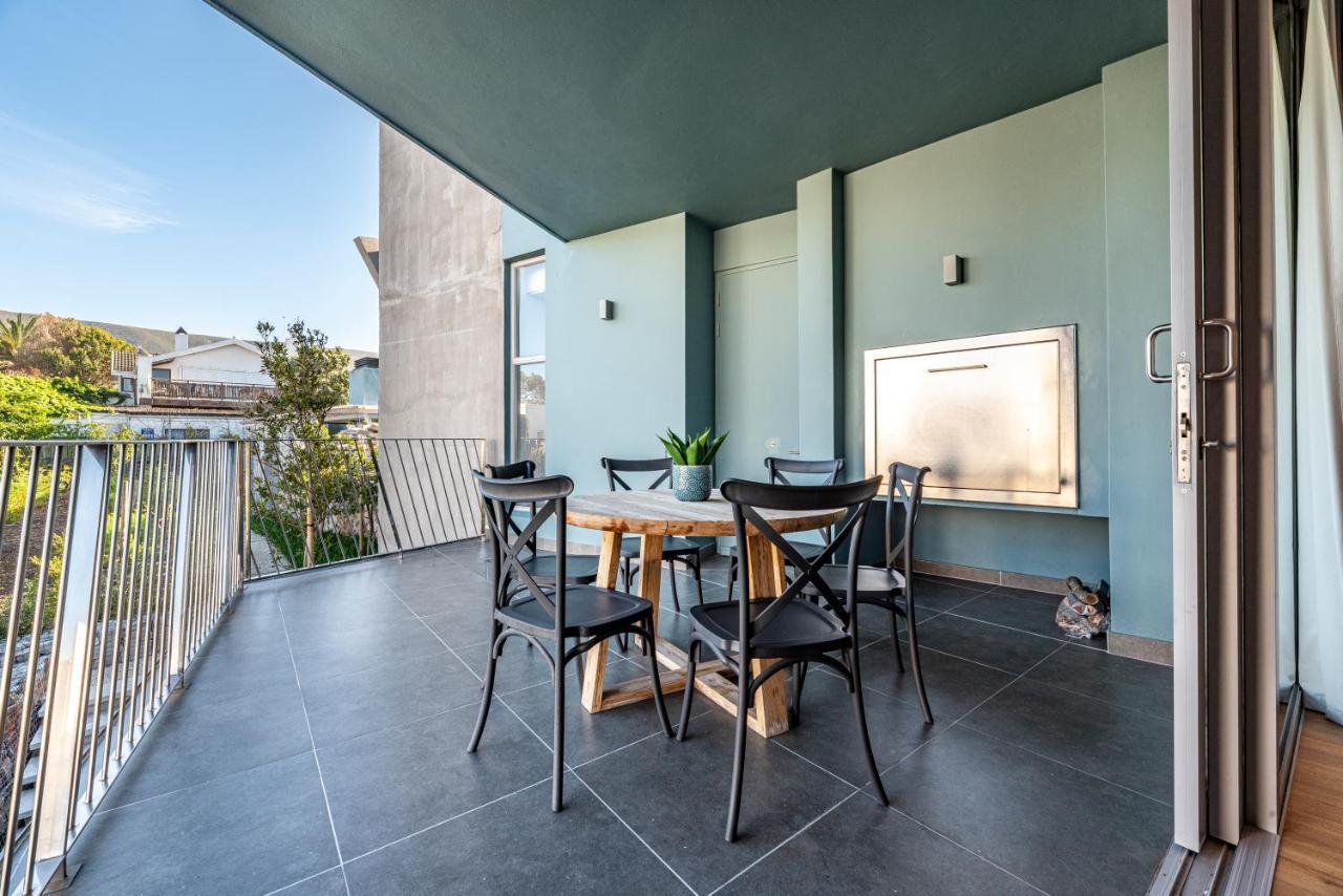 17 Marine, 2 Bedroom Sea-Facing Apt101 Hermanus Exterior photo