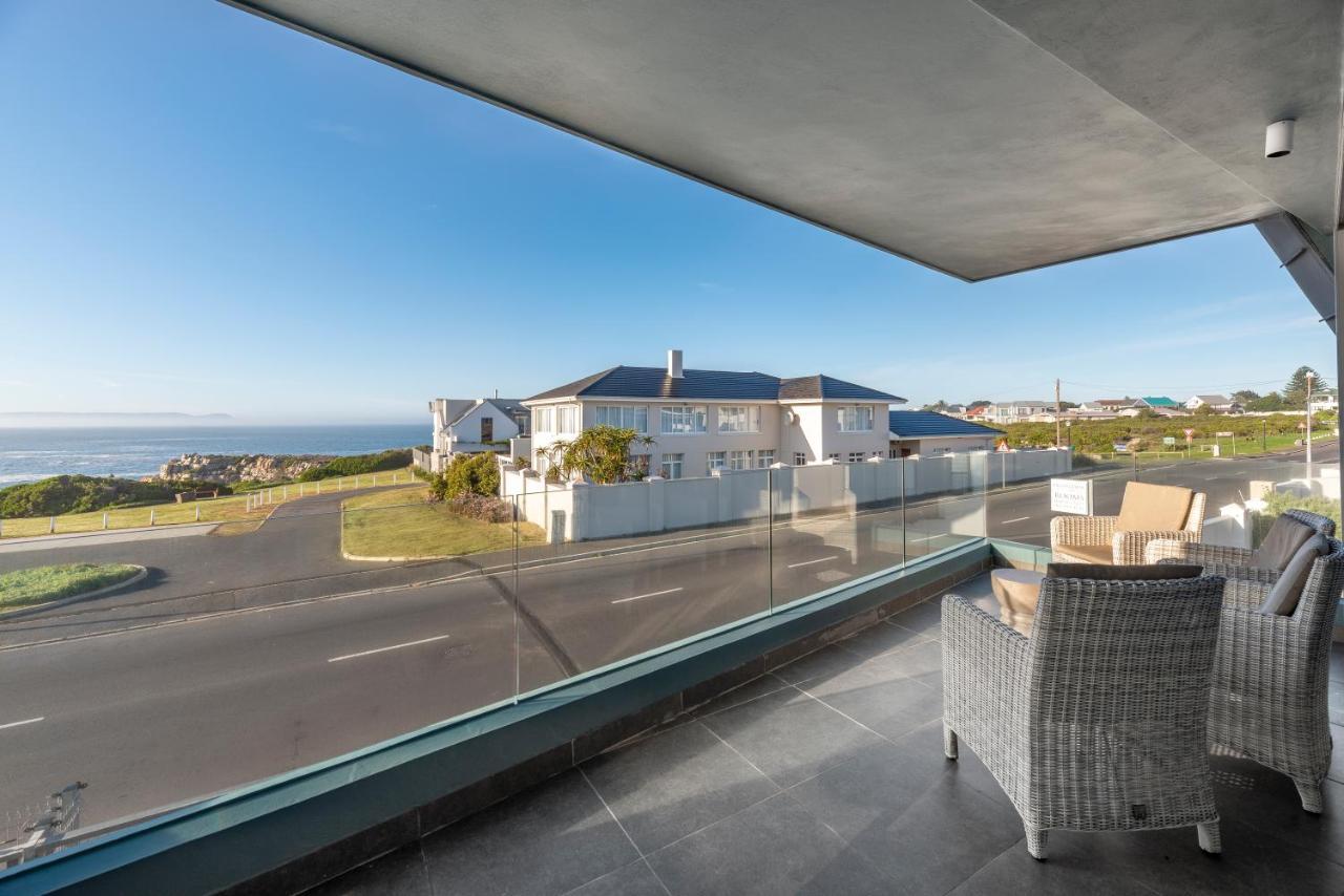 17 Marine, 2 Bedroom Sea-Facing Apt101 Hermanus Exterior photo